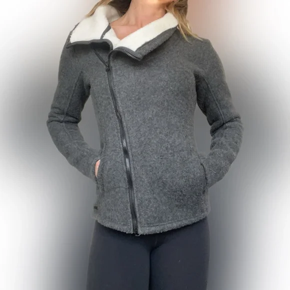 Bench light weight sweater/jacket - Picture 2 of 4